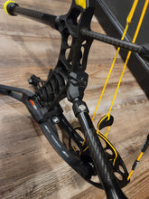 Load image into Gallery viewer, MATHEWS V-Series Rear Stabilizer Mount