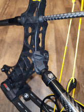 Load image into Gallery viewer, MATHEWS V-Series Rear Stabilizer Mount
